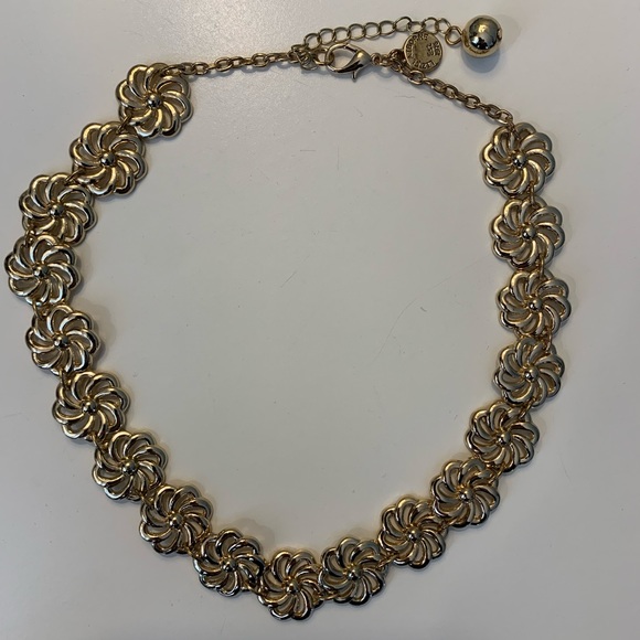 Like New! Liz Claiborne Necklace. - Picture 2 of 6